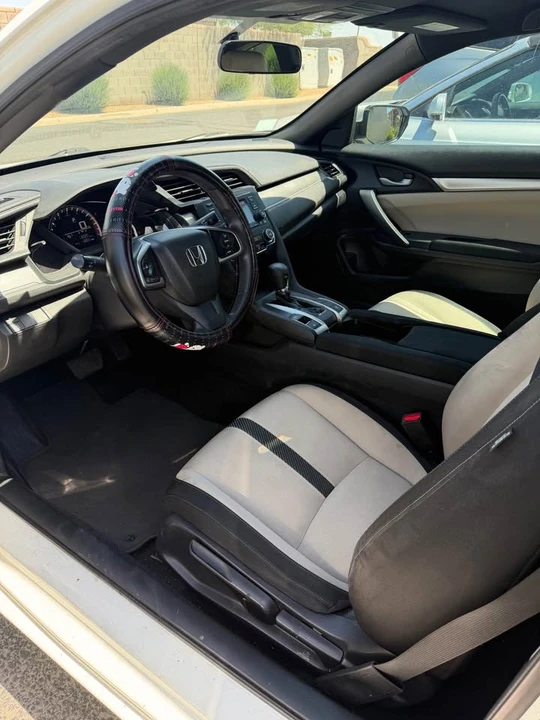 2016 Honda Civic 10th Gen - Image 7 of 12