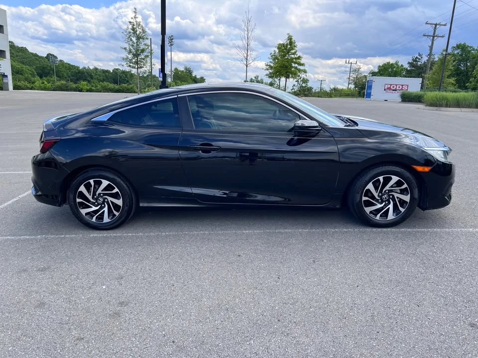 2016 Honda Civic 10th Gen - Image 7 of 19