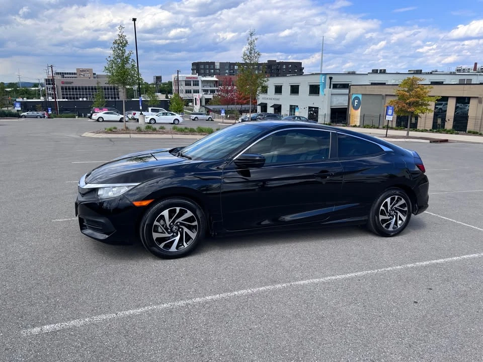 2016 Honda Civic 10th Gen - Image 3 of 19