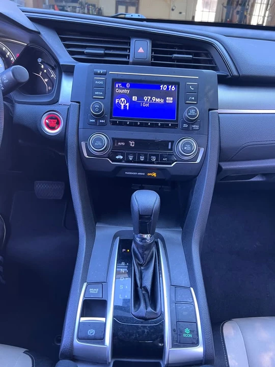 2016 Honda Civic 10th Gen - Image 15 of 19