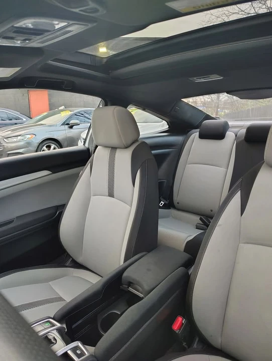 2016 Honda Civic 10th Gen - Image 5 of 7