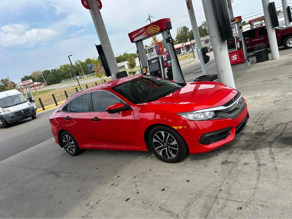 2016 Honda Civic 10th Gen - Image 2 of 4