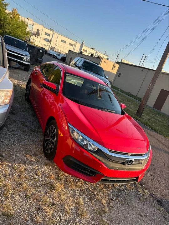 2016 Honda Civic 10th Gen - Image 4 of 4