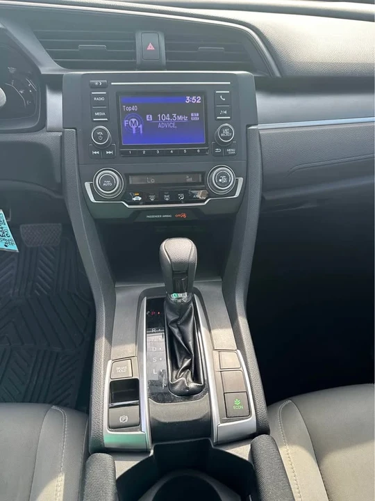2016 Honda Civic 10th Gen - Image 14 of 16