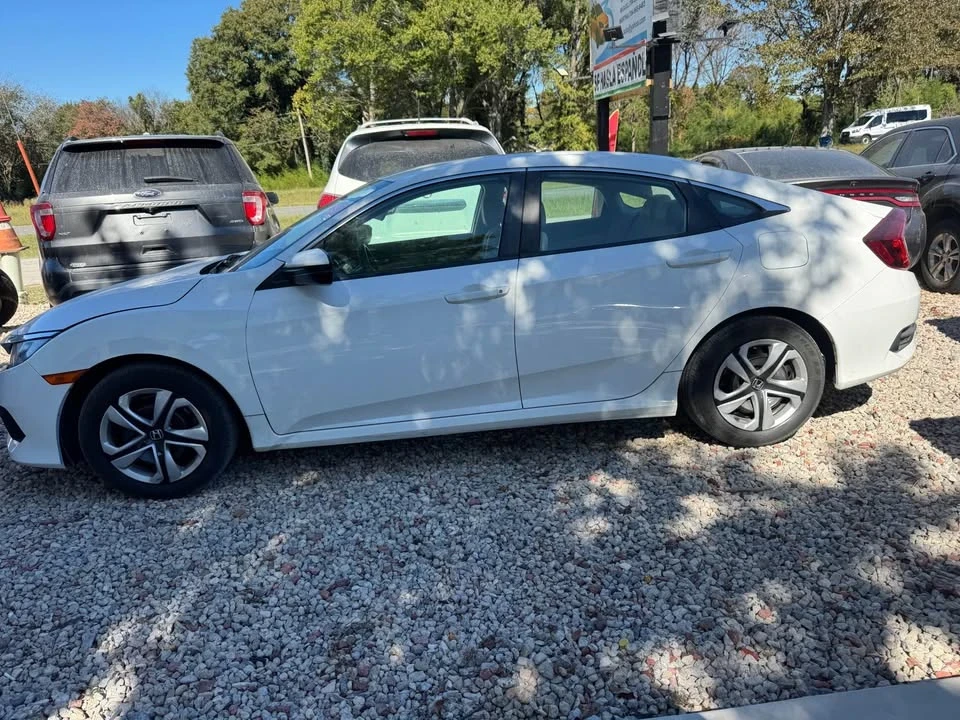 2016 Honda Civic 10th Gen - Image 3 of 8