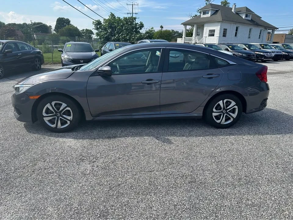2016 Honda Civic 10th Gen - Image 4 of 16