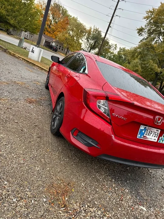 2016 Honda Civic 10th Gen - Image 10 of 12