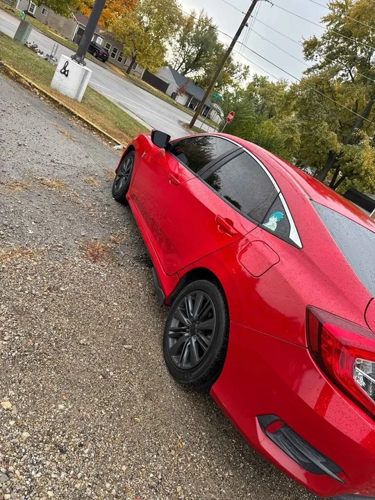 2016 Honda Civic 10th Gen - Image 8 of 12