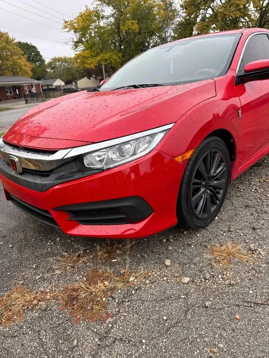 2016 Honda Civic 10th Gen - Image 3 of 12