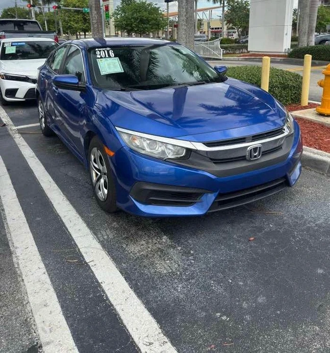 2016 Honda Civic 10th Gen - Image 2 of 8