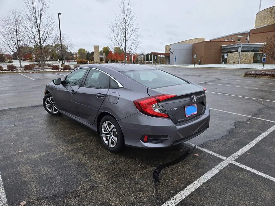 2016 Honda Civic 10th Gen - Image 4 of 10
