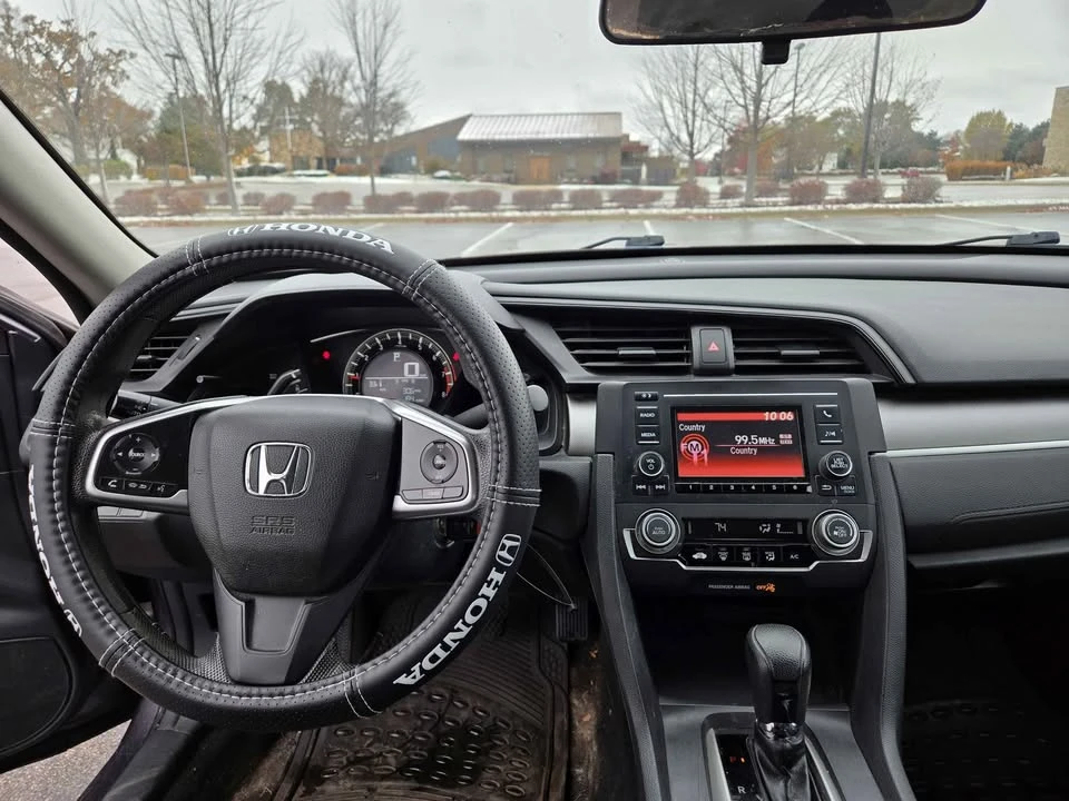 2016 Honda Civic 10th Gen - Image 6 of 10