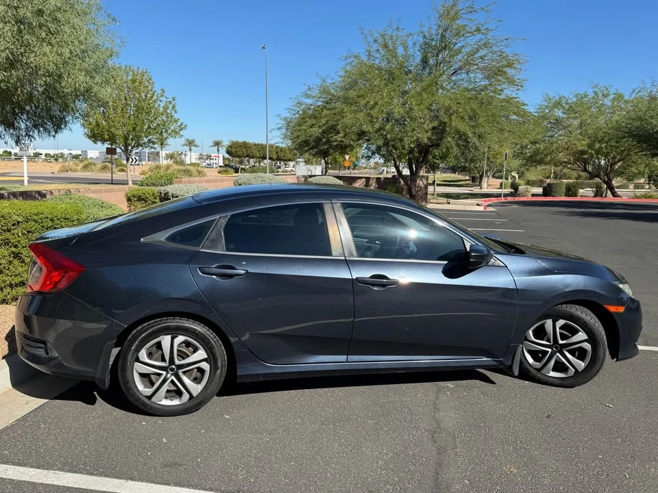 2016 Honda Civic 10th Gen - Image 5 of 18