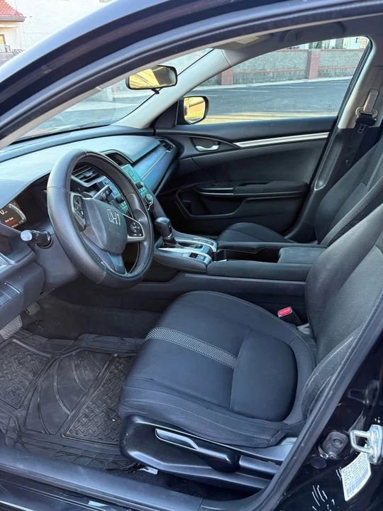 2016 Honda Civic 10th Gen - Image 11 of 15