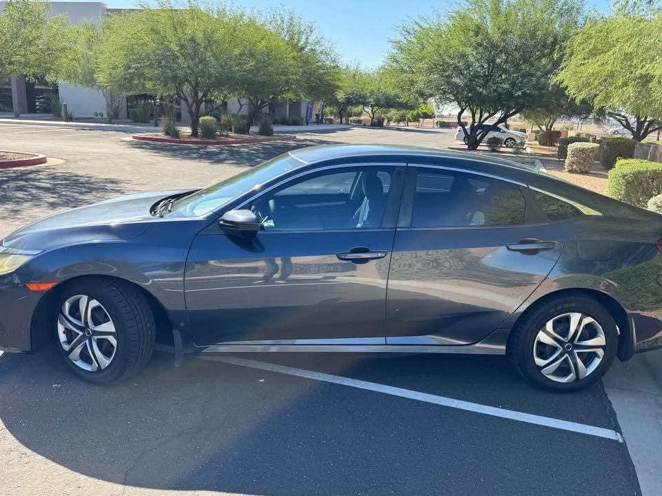 2016 Honda Civic 10th Gen - Image 9 of 18