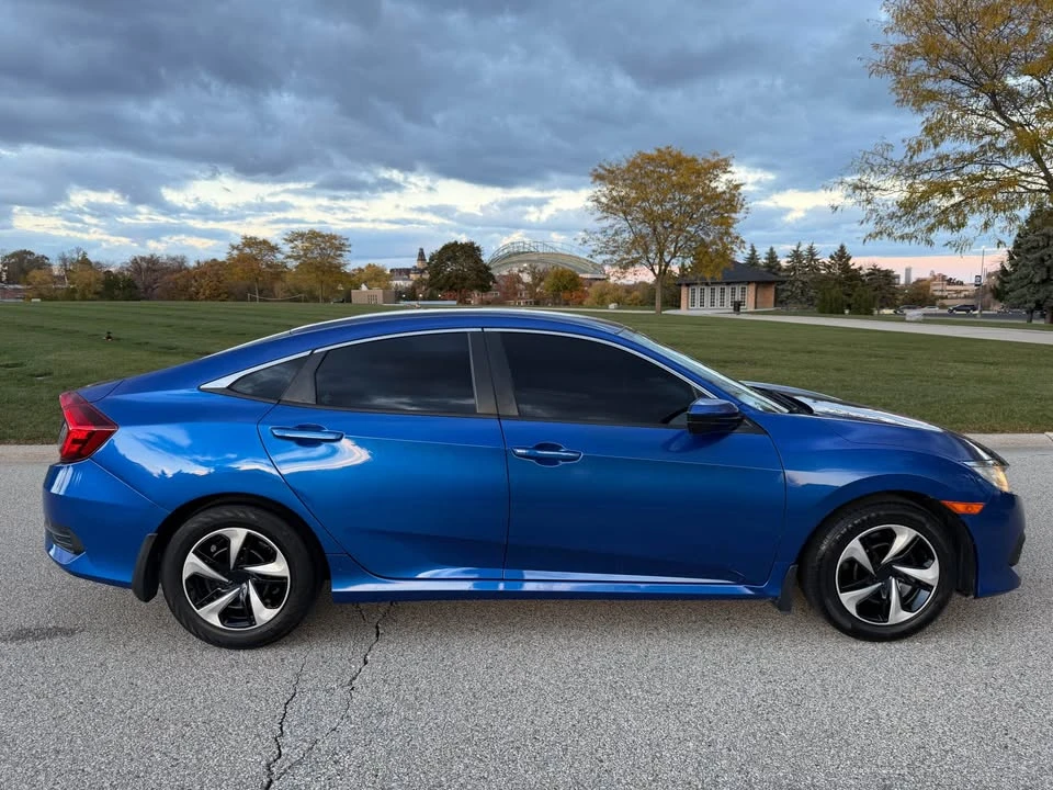 2016 Honda Civic 10th Gen - Image 7 of 19