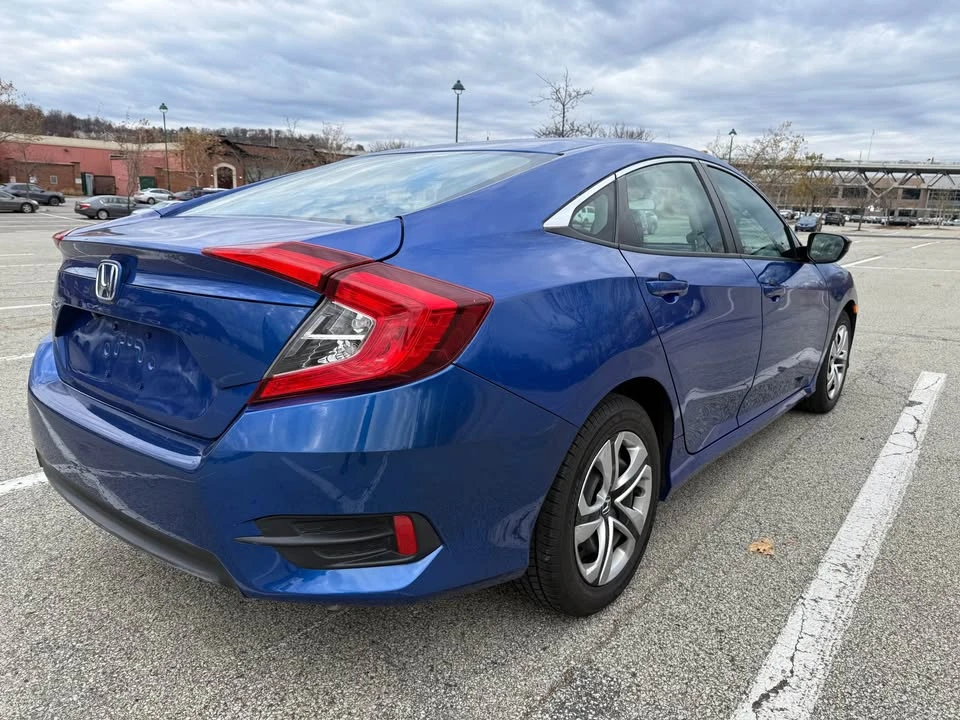 2016 Honda Civic 10th Gen - Image 4 of 16