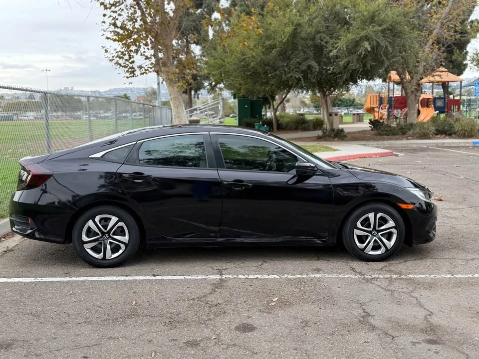 2016 Honda Civic 10th Gen - Image 3 of 10
