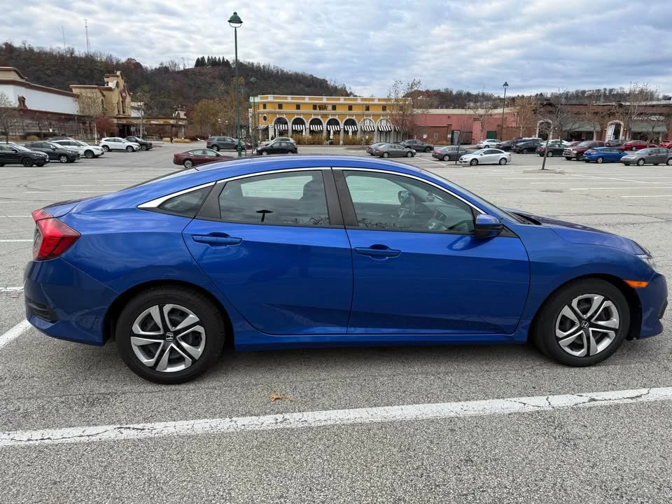 2016 Honda Civic 10th Gen - Image 8 of 16