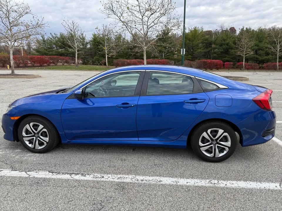 2016 Honda Civic 10th Gen - Image 7 of 16