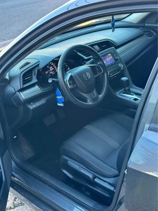 2016 Honda Civic 10th Gen - Image 7 of 12