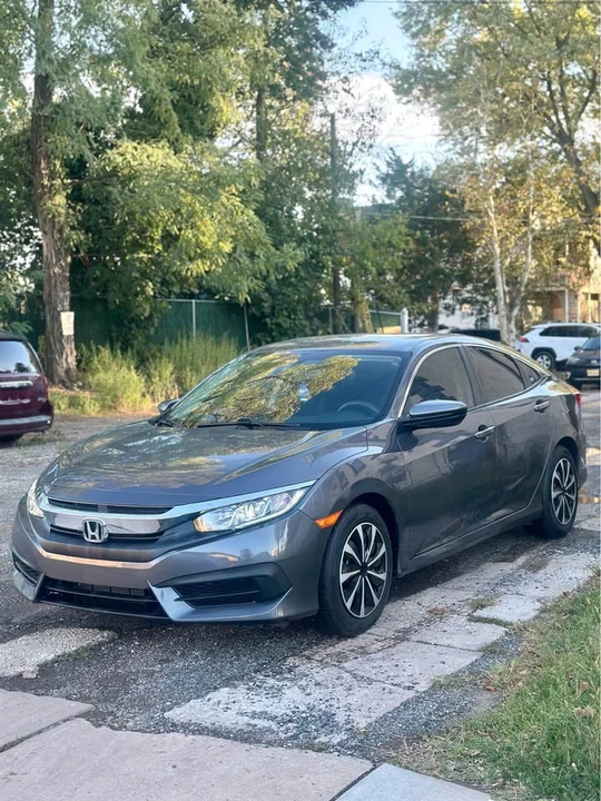 2016 Honda Civic 10th Gen - Image 2 of 12