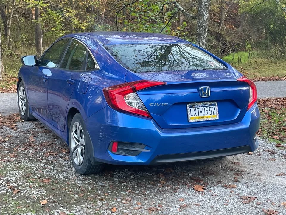 2016 Honda Civic 10th Gen - Image 3 of 9