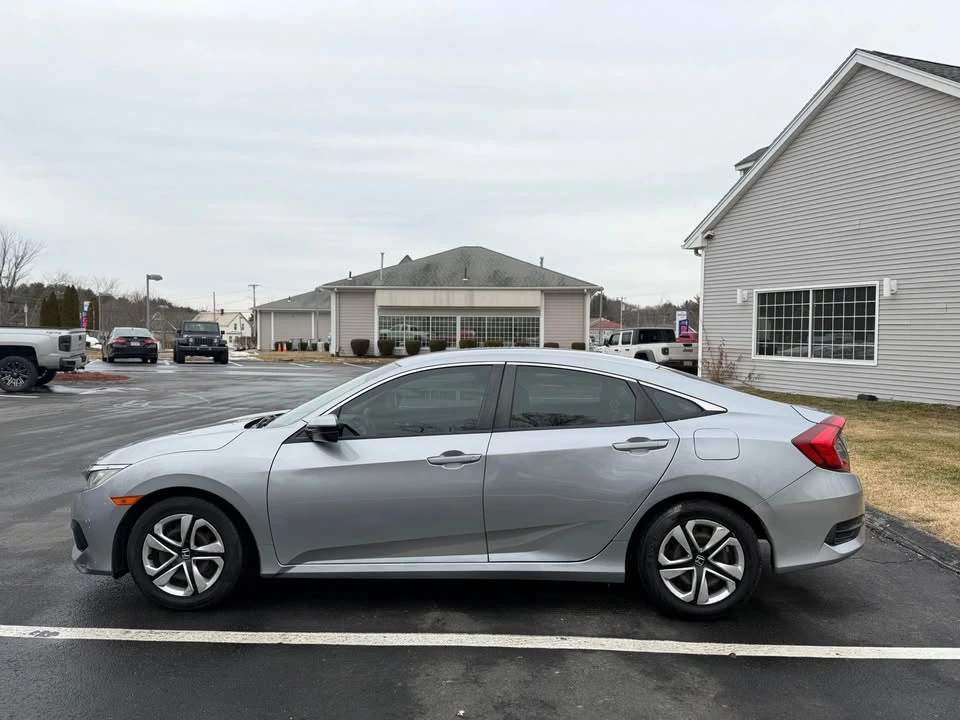 2016 Honda Civic 10th Gen - Image 7 of 15