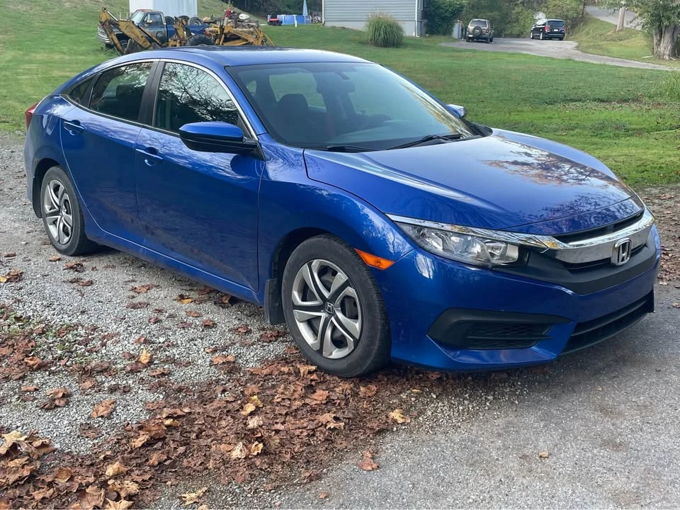 2016 Honda Civic 10th Gen - Image 2 of 9
