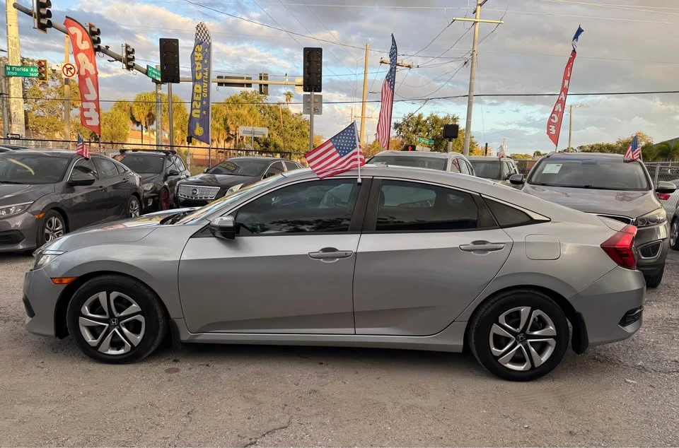 2016 Honda Civic 10th Gen - Image 5 of 18