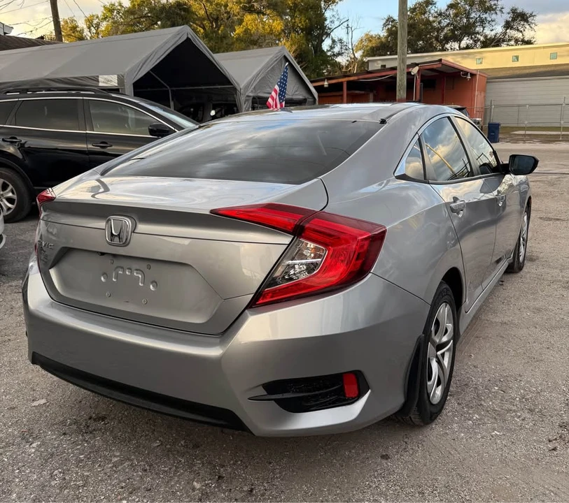 2016 Honda Civic 10th Gen - Image 6 of 18