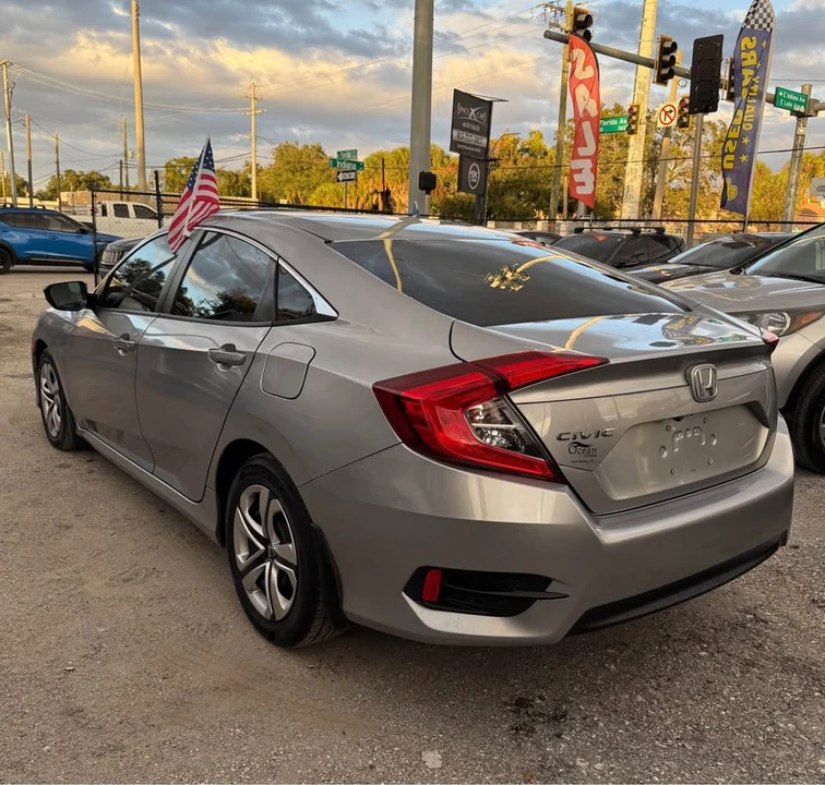 2016 Honda Civic 10th Gen - Image 8 of 18