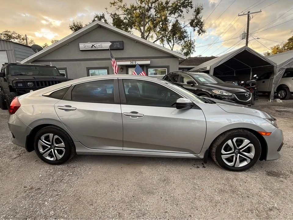 2016 Honda Civic 10th Gen - Image 9 of 18