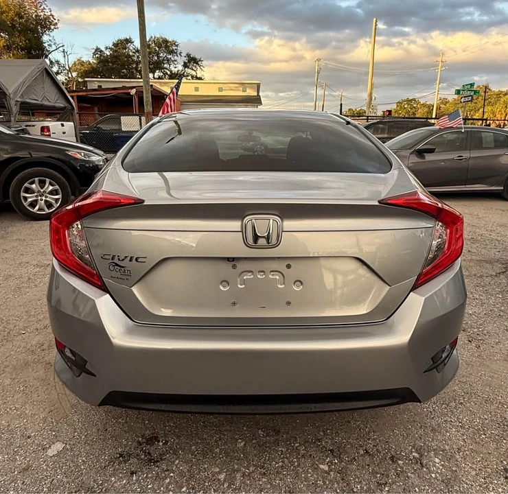 2016 Honda Civic 10th Gen - Image 7 of 18