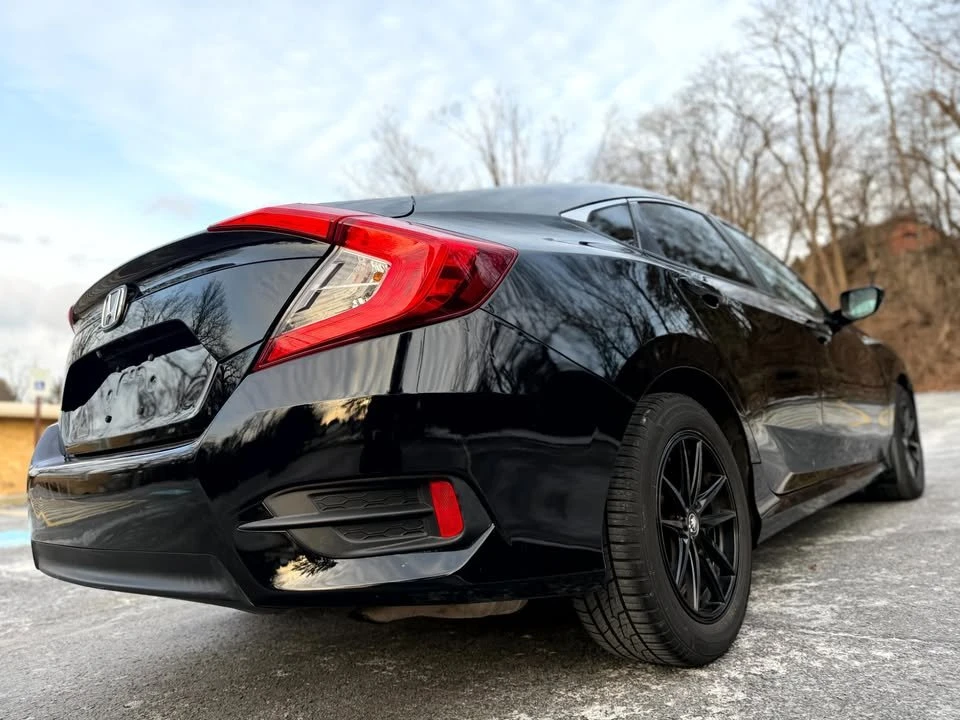 2016 Honda Civic 10th Gen - Image 7 of 16