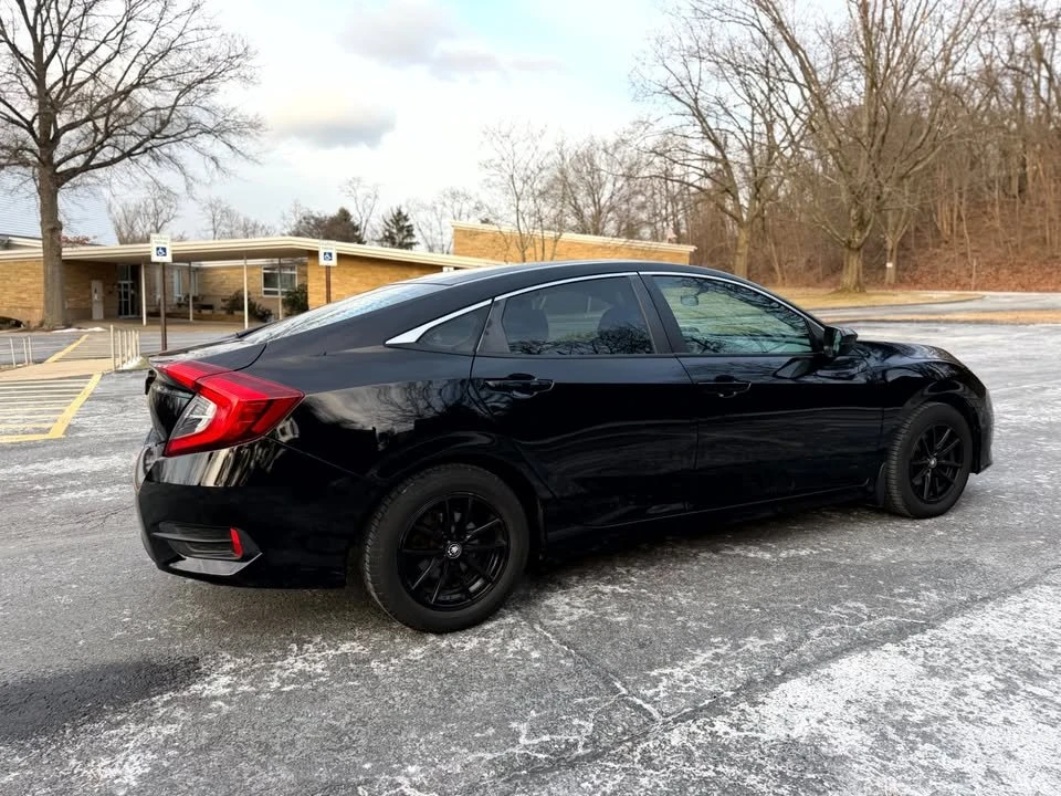 2016 Honda Civic 10th Gen - Image 6 of 16