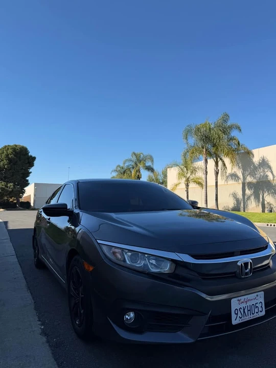 2016 Honda Civic 10th Gen - Image 2 of 13