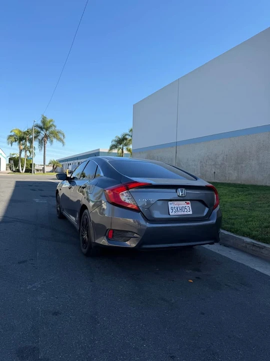 2016 Honda Civic 10th Gen - Image 4 of 13