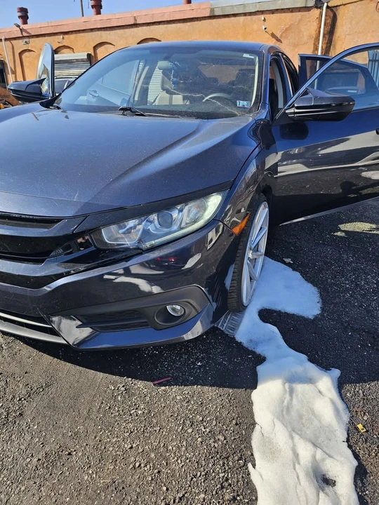 2016 Honda Civic 10th Gen - Image 2 of 13