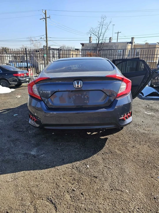 2016 Honda Civic 10th Gen - Image 5 of 13