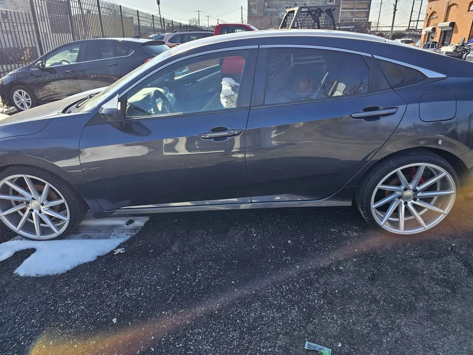2016 Honda Civic 10th Gen - Image 3 of 13
