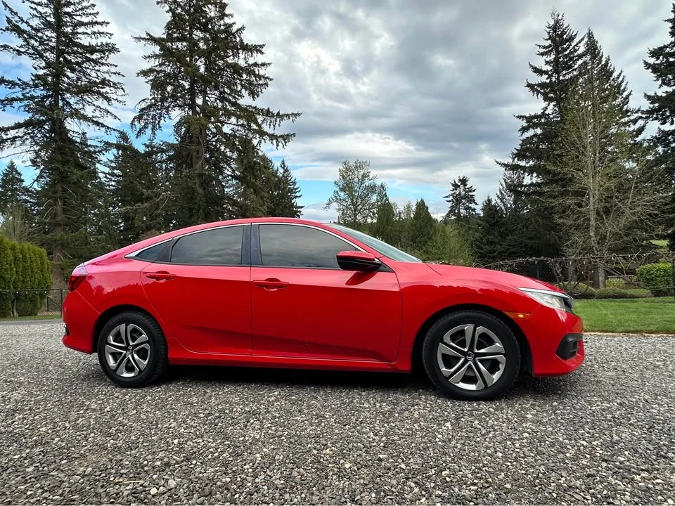 2016 Honda Civic 10th Gen - Image 8 of 20