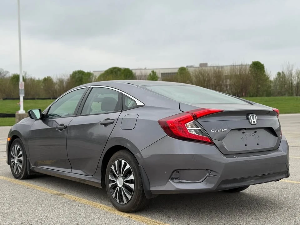 2016 Honda Civic 10th Gen - Image 10 of 13
