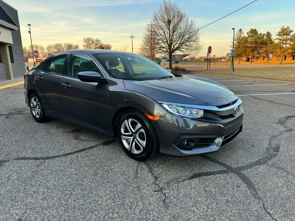 2016 Honda Civic 10th Gen - Image 2 of 13