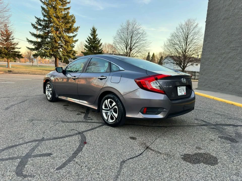 2016 Honda Civic 10th Gen - Image 6 of 13