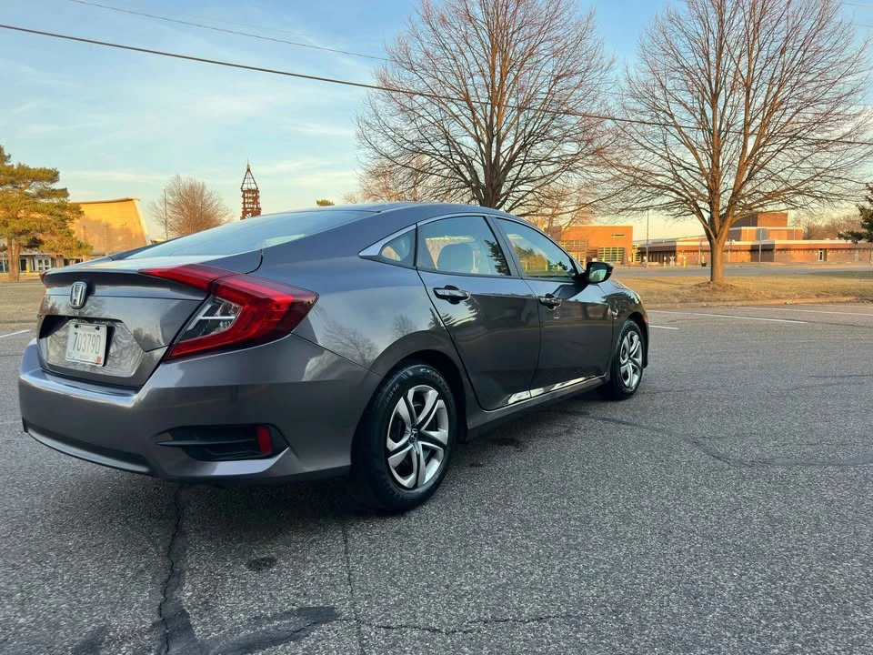 2016 Honda Civic 10th Gen - Image 5 of 13