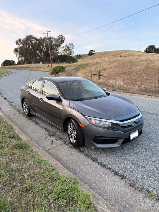 2016 Honda Civic 10th Gen - Image 5 of 15