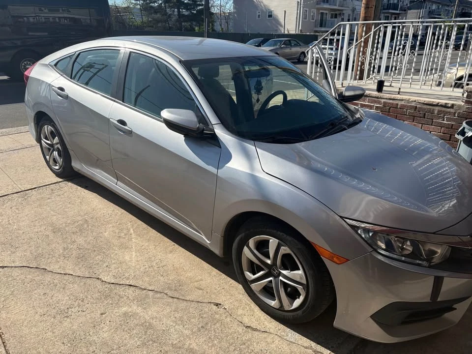 2016 Honda Civic 10th Gen - Image 5 of 8