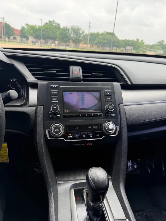 2016 Honda Civic 10th Gen - Image 17 of 18