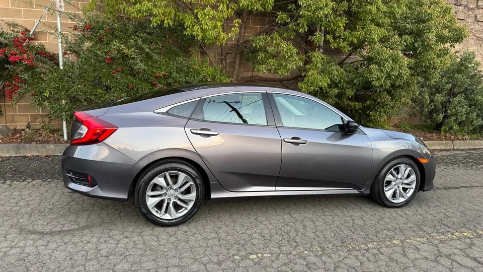 2016 Honda Civic 10th Gen - Image 5 of 20